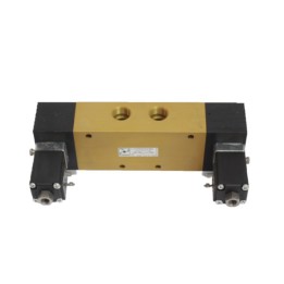 Pneumax 412.53.31.0.0.S24 Solenoid Valve Series 400 - 1/2 Inch (S-Type Coil) 5/3 C/C S